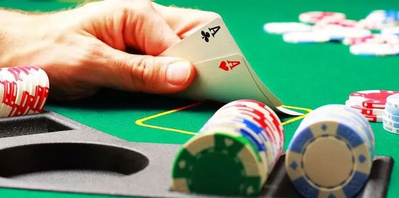 Poker là gì? Hướng dẫn cách chơi bài Poker đơn giản từ A đến Z 12 Tìm hiểu về trò chơi Poker được nhiều người yêu thích