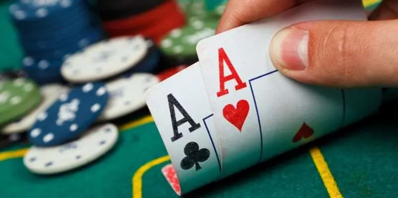 Poker là gì? Hướng dẫn cách chơi bài Poker đơn giản từ A đến Z 4 Bài Poker có cách chơi dễ dàng